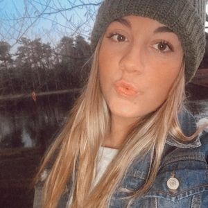 Meet your Posher, Bella